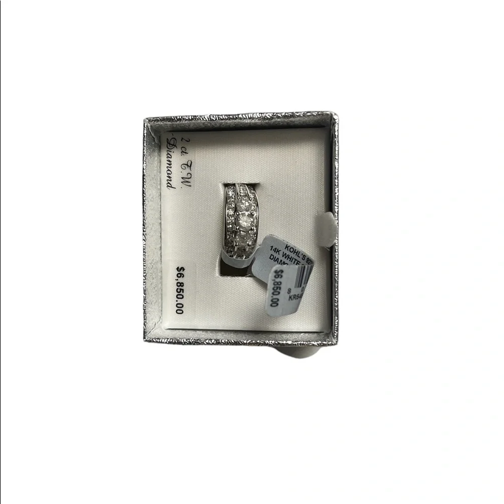 2 ct. T.W. DIAMOND RING - Picture 6 of 7